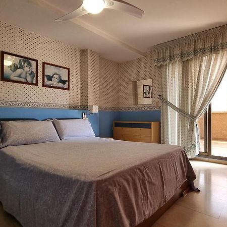 Atico Con Terraza Y 2 Habitaciones En Casco Antiguo Benidorm Exterior photo