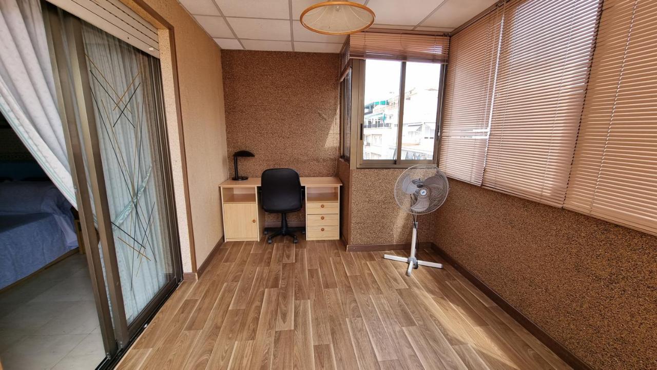 Atico Con Terraza Y 2 Habitaciones En Casco Antiguo Benidorm Exterior photo